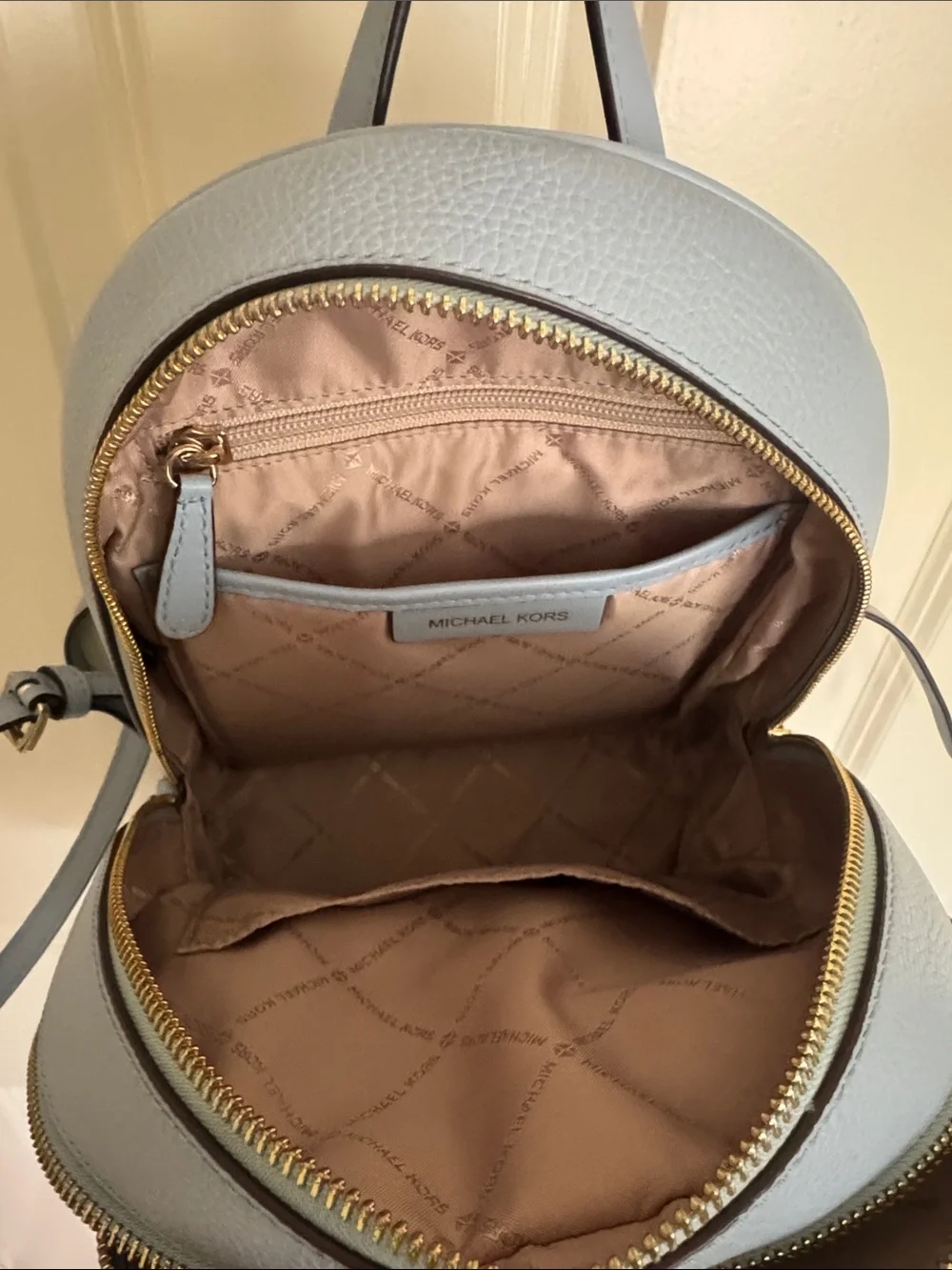 Michael Kors Women’s Light Blue Pebbled Leather Backpack EUC
